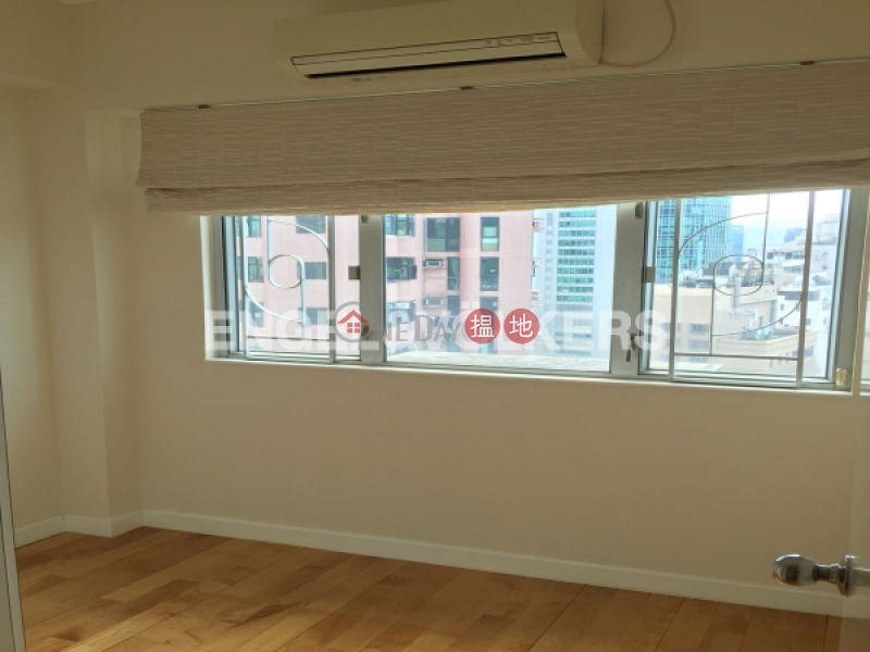 HK$ 23M Silver Star Court Wan Chai District, 3 Bedroom Family Flat for Sale in Happy Valley