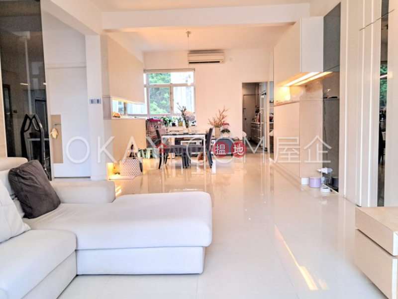 Property Search Hong Kong | OneDay | Residential Sales Listings | Elegant 3 bedroom on high floor with parking | For Sale