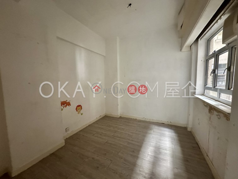 HK$ 75,000/ month, Emerald Court Western District | Lovely 3 bedroom with balcony & parking | Rental