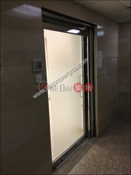 HK$ 30,000/ month Wing Yee Commercial Building | Central District | Office for Rent in Sheung Wan