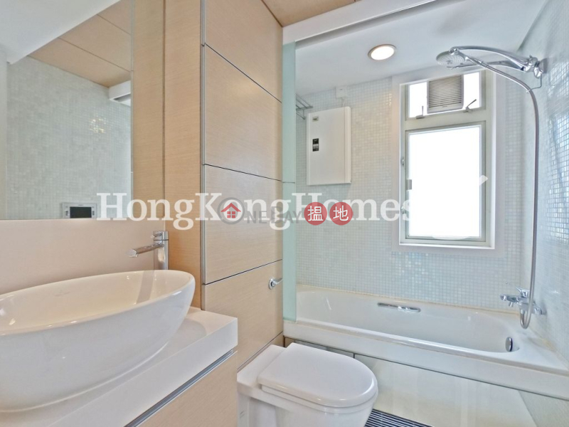 3 Bedroom Family Unit for Rent at Centrestage | Centrestage 聚賢居 Rental Listings