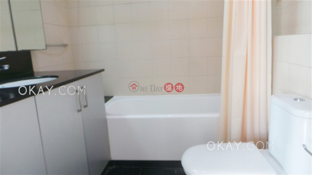 HK$ 30,000/ 月|荷李活華庭中區2房1廁,實用率高《荷李活華庭出租單位》