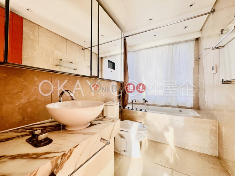 HK$ 80,000/ month Phase 6 Residence Bel-Air Southern District | Luxurious 4 bed on high floor with balcony & parking | Rental
