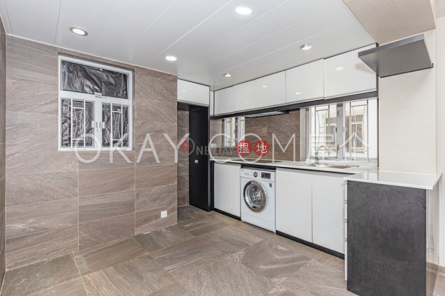 HK$ 11.5M | Great George Building, Wan Chai District, Stylish 3 bedroom on high floor | For Sale