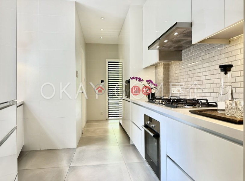 HK$ 65,000/ month 35-41 Village Terrace, Wan Chai District | Luxurious 2 bed on high floor with rooftop & parking | Rental