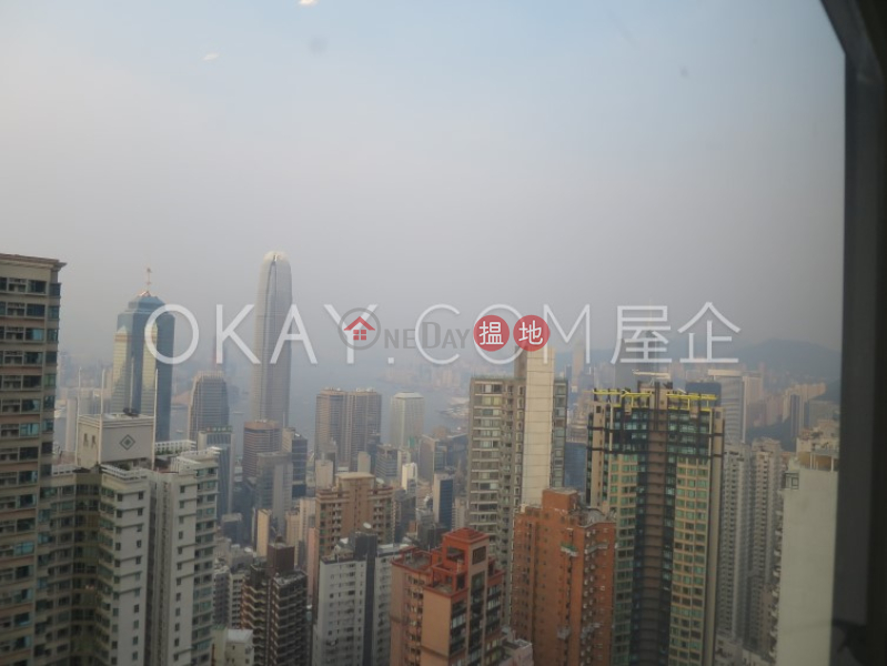 HK$ 24M, Valiant Park, Western District | Tasteful 2 bed on high floor with harbour views | For Sale