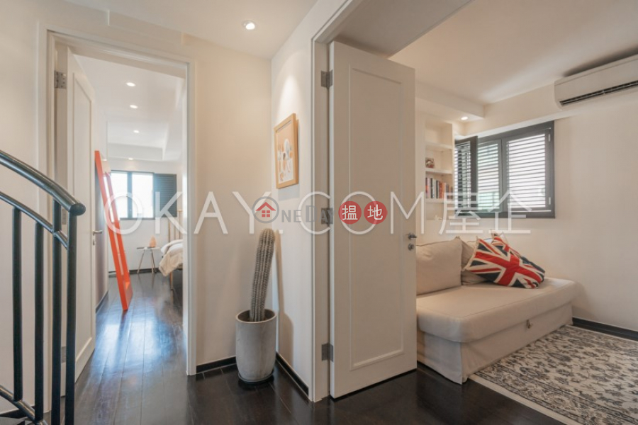 Property Search Hong Kong | OneDay | Residential, Rental Listings | Stylish 2 bedroom on high floor with rooftop | Rental