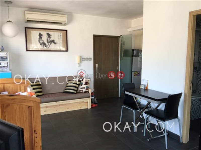 HK$ 28,000/ month | Tycoon Court, Western District, Tasteful penthouse with rooftop | Rental
