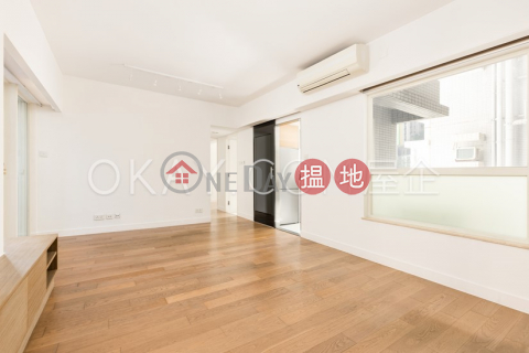 Nicely kept 2 bedroom with balcony | For Sale | Centrestage 聚賢居 _0