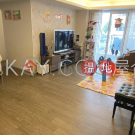 Lovely 3 bedroom with balcony & parking | For Sale | PHOENIX COURT 碧麗閣 _0