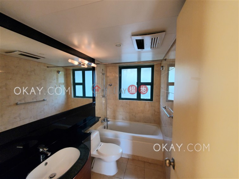 HK$ 9.9M, Discovery Bay, Phase 13 Chianti, The Barion (Block2) Lantau Island, Generous 3 bedroom with balcony | For Sale