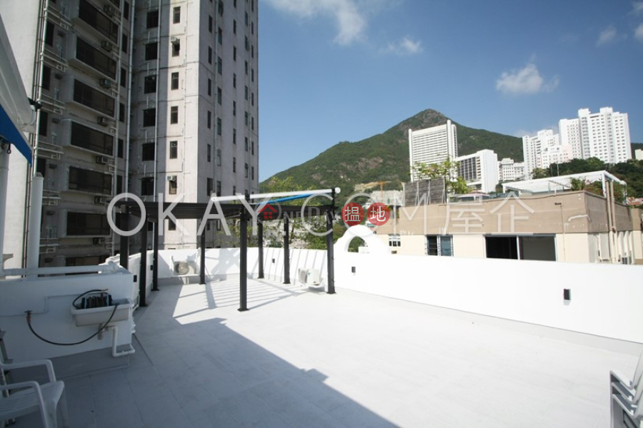 Efficient 2 bedroom with rooftop & parking | For Sale | Bisney Terrace 碧荔臺 Sales Listings