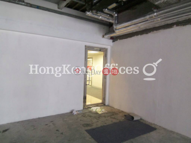 Shun Tak Centre | Middle Office / Commercial Property | Rental Listings HK$ 52,140/ month