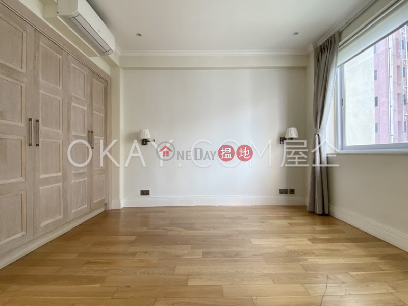 Gorgeous 2 bedroom with balcony & parking | Rental | Wah Sen Court 華星大廈 Rental Listings