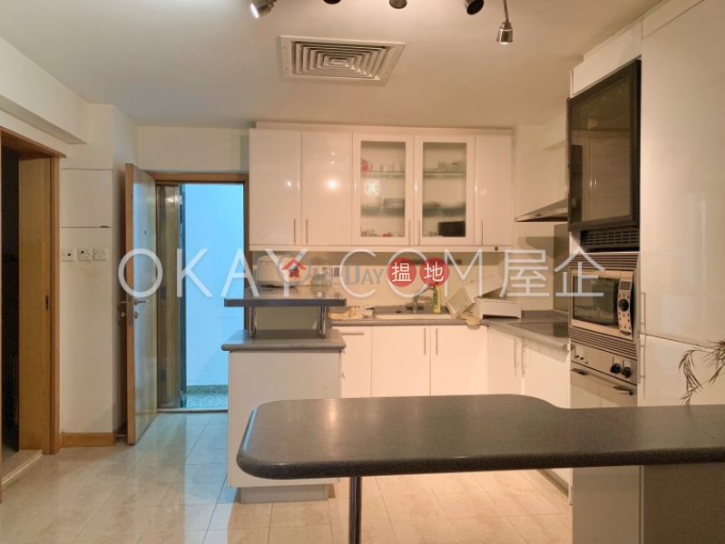 Charming 2 bedroom in Wan Chai | For Sale | Cheong Chun Building 長春大廈 Sales Listings