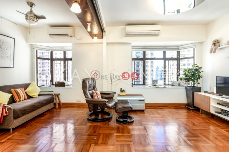 HK$ 18.5M | Vicky Court Eastern District, Stylish 3 bedroom on high floor with rooftop | For Sale