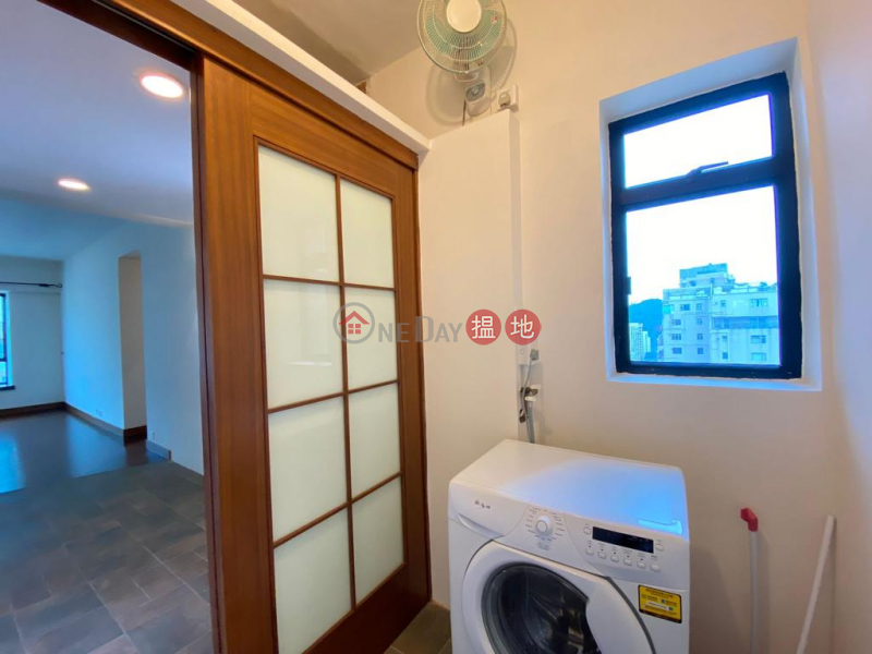 HK$ 39,800/ month | Imperial Court Western District | High Floor, Open view ,3 Bedrooms, 2 toilets and 1 maid room (Available Immediately)