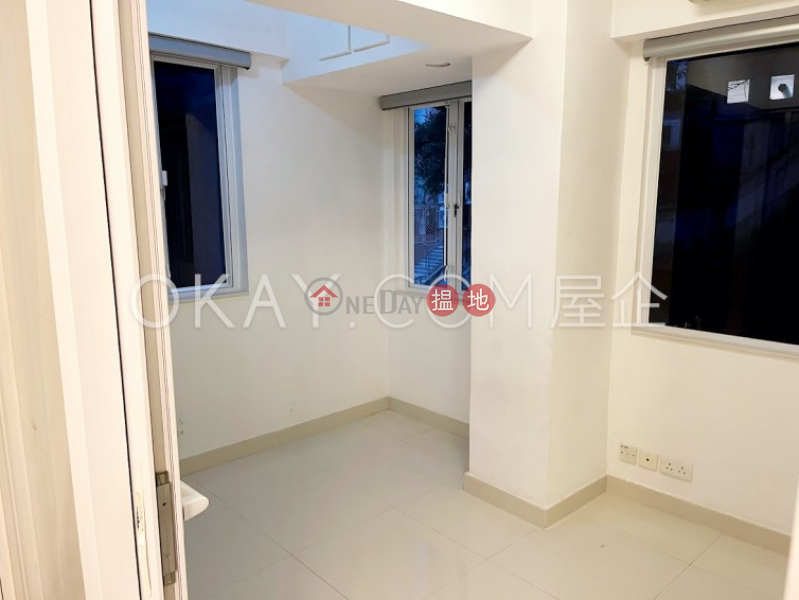 HK$ 8M | Po Hing Mansion | Central District, Tasteful 2 bedroom in Sheung Wan | For Sale