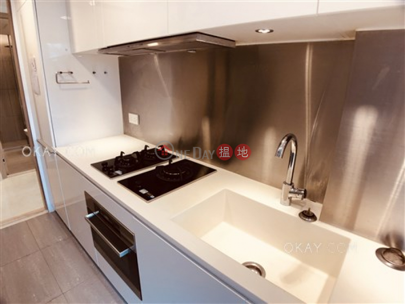 HK$ 36,000/ month | The Oakhill Wan Chai District Luxurious 2 bedroom with balcony | Rental