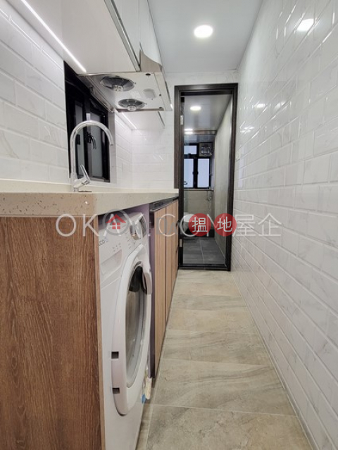 Unique 2 bedroom in Sai Ying Pun | Rental | Western Commercial Building 西區商業大廈 _0