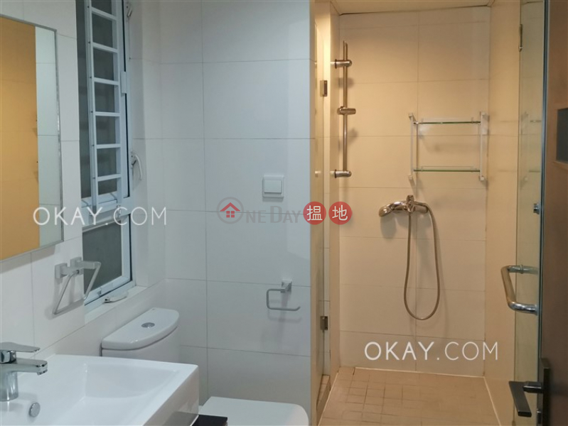 Charming 1 bedroom in Sheung Wan | Rental | Tai Shing Building 泰成大廈 Rental Listings