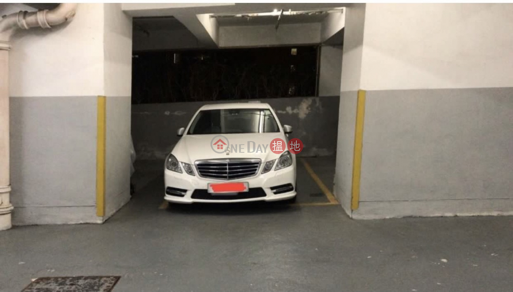 Large Carpark available in Mid-Level West, Caine Road | Casa Bella 寶華軒 Rental Listings