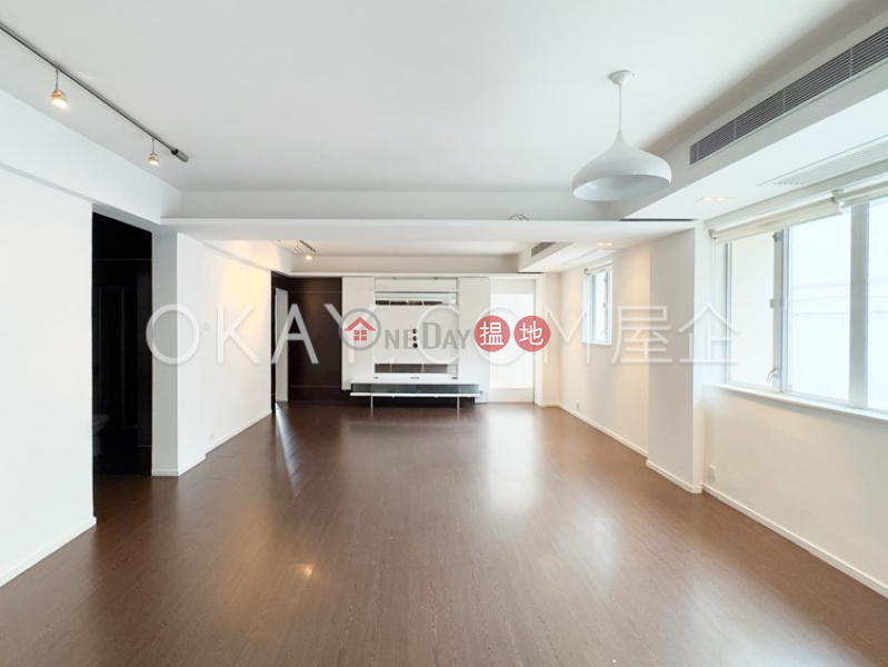 Stylish 2 bedroom on high floor with balcony & parking | Rental | Wah Sen Court 華星大廈 Rental Listings