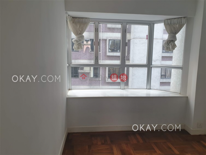 HK$ 27,000/ month Sherwood Court, Western District, Stylish 3 bedroom in Mid-levels West | Rental