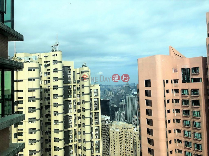 2 Bedroom Flat for Sale in Central Mid Levels | Hillsborough Court 曉峰閣 Sales Listings