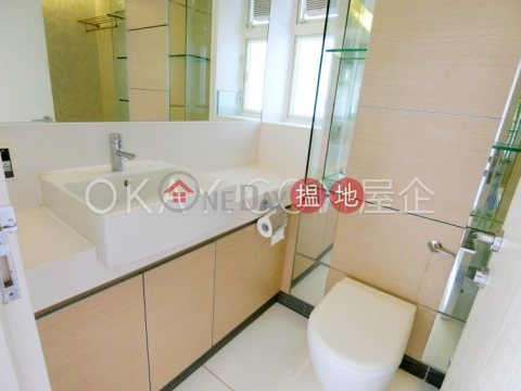 Generous 2 bedroom on high floor with balcony | Rental | Centrestage 聚賢居 _0
