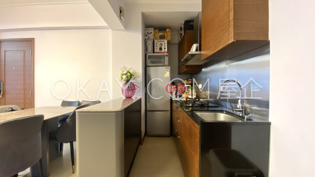 HK$ 40,000/ month Riviera Mansion, Wan Chai District Stylish 3 bedroom with terrace & balcony | Rental