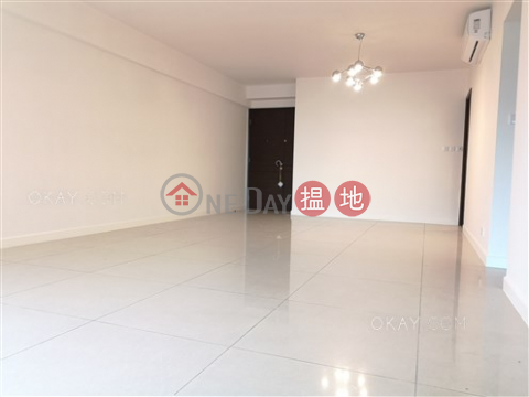 Beautiful 4 bedroom with balcony & parking | For Sale | Meridian Hill Block 2 尚御2座 _0