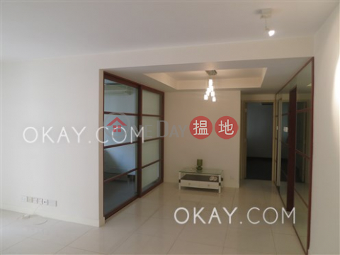 Efficient 2 bedroom with balcony | For Sale | Block 5 Phoenix Court 鳳凰閣 5座 _0