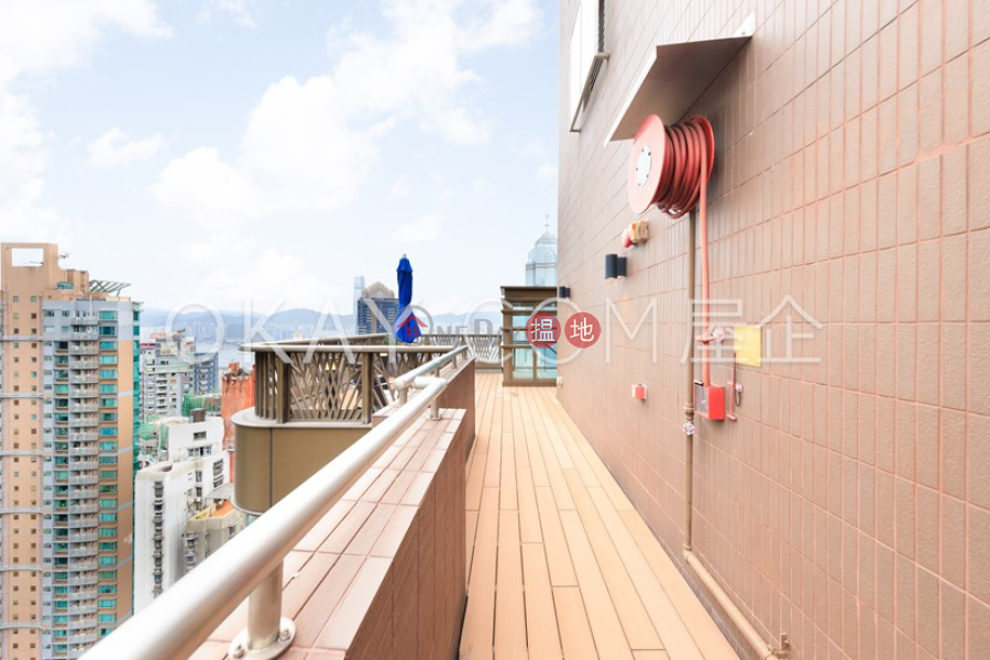 2房2廁,極高層,露台CASTLE ONE BY V出售單位|CASTLE ONE BY V(Castle One By V)出售樓盤 (OKAY-S316856)