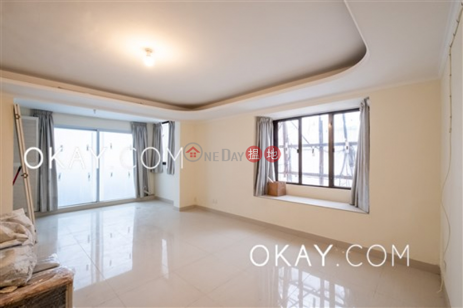 Charming 3 bedroom with harbour views & balcony | Rental | Victoria Centre Block 2 維多利中心 2座 Rental Listings