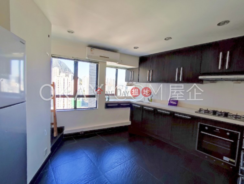 Stylish 3 bedroom on high floor with parking | For Sale | Birchwood Place 寶樺臺 Sales Listings