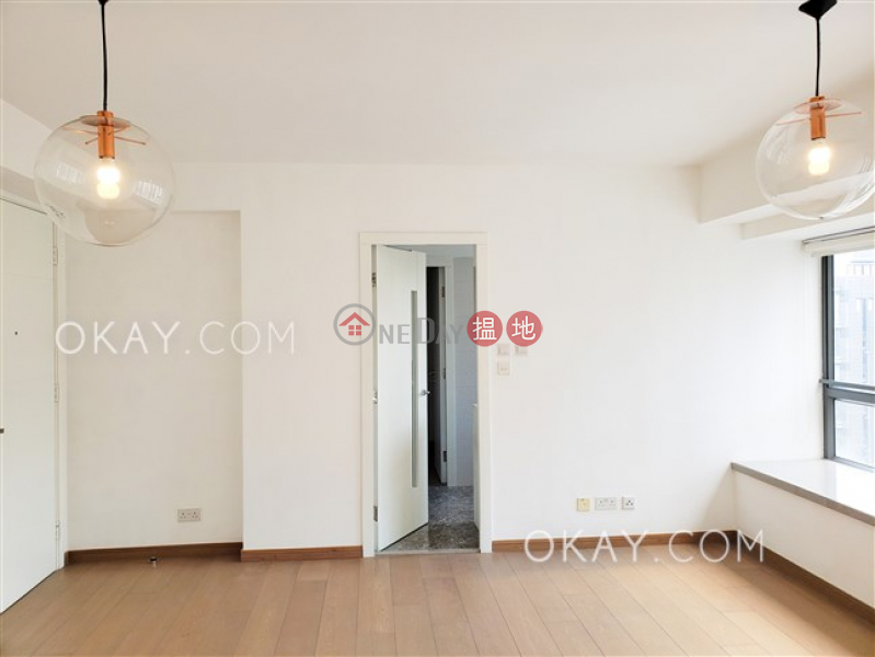 Charming 2 bedroom on high floor with balcony | Rental | Centre Point 尚賢居 Rental Listings