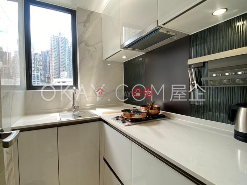 HK$ 38,000/ month 160-162 Queen\'s Road West Western District, Rare 2 bedroom with balcony | Rental