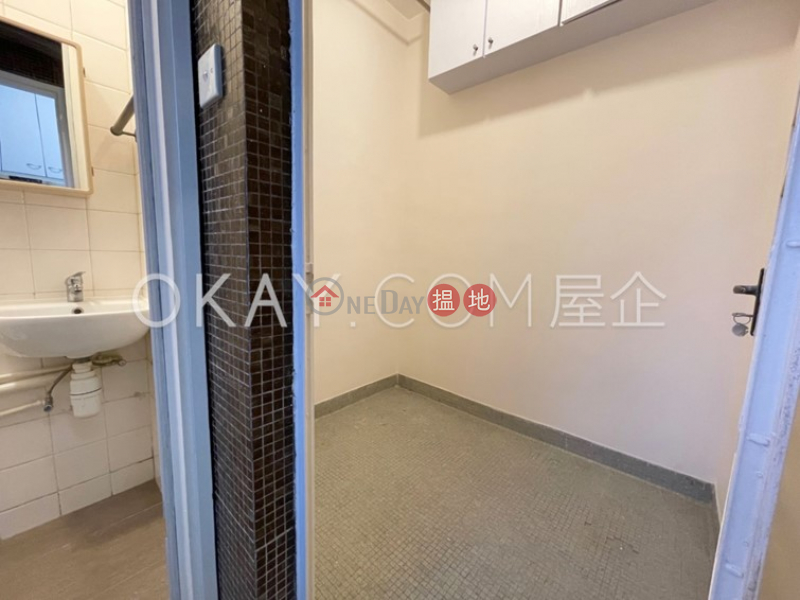 HK$ 31,800/ month CHI FU FA YUEN-YAR CHEE VILLAS - BLOCK L3 Western District Lovely 3 bedroom with balcony | Rental