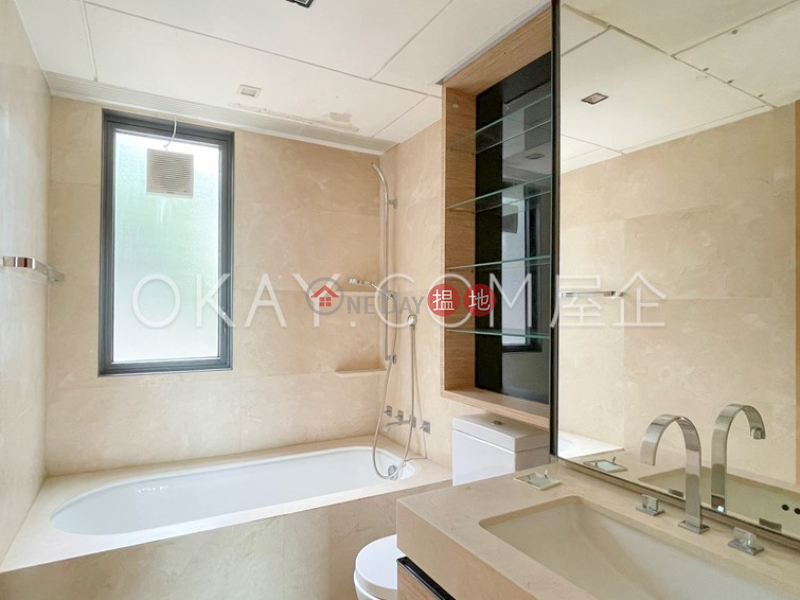HK$ 80,000/ month, Belgravia | Southern District, Stylish 3 bedroom with balcony & parking | Rental