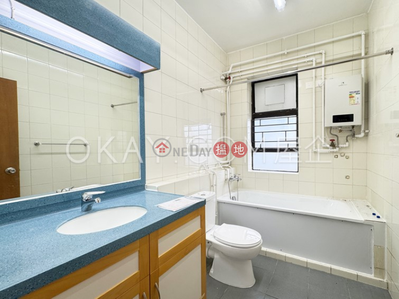 HK$ 55,700/ month, The Crescent Block A | Kowloon City, Tasteful 3 bedroom with balcony & parking | Rental