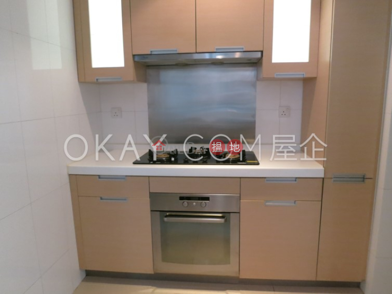 Gorgeous 3 bedroom with parking | Rental, Hillsborough Court 曉峰閣 Rental Listings | Central District (OKAY-R18815)