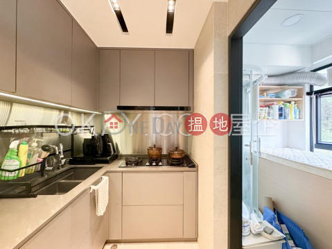 Nicely kept 3 bedroom with parking | For Sale | Formwell Garden 豐和苑 _0
