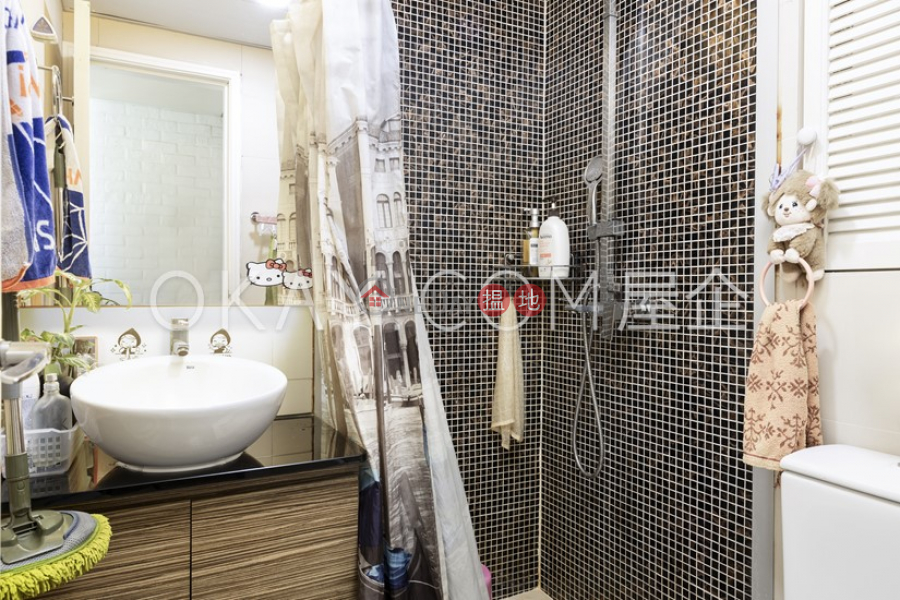 Lovely 1 bedroom with sea views & parking | For Sale | Block 5 Casa Bella 銀海山莊 5座 Sales Listings