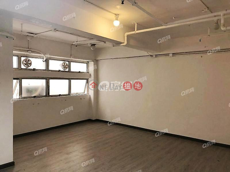 Property Search Hong Kong | OneDay | Residential Rental Listings Golden Dragon Commercial Building | Flat for Rent