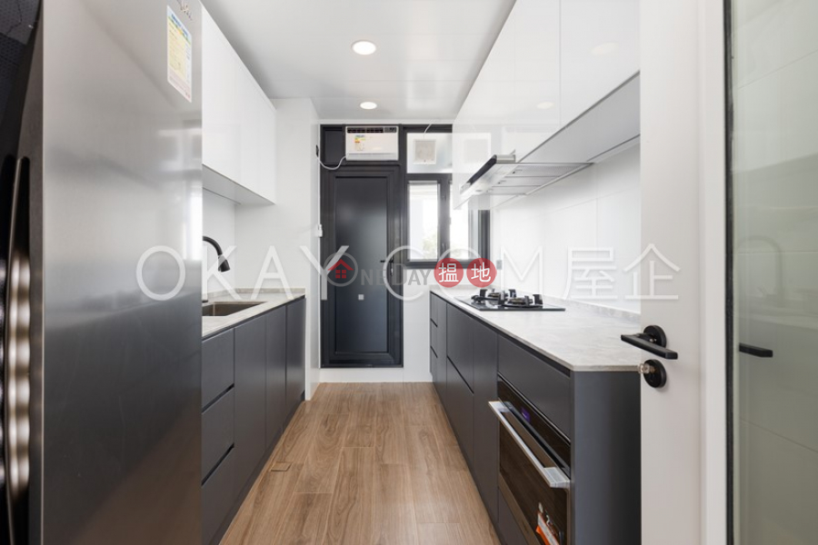 Exquisite 3 bedroom with sea views & parking | Rental | Block 3 Banoo Villa 步雲軒3座 Rental Listings
