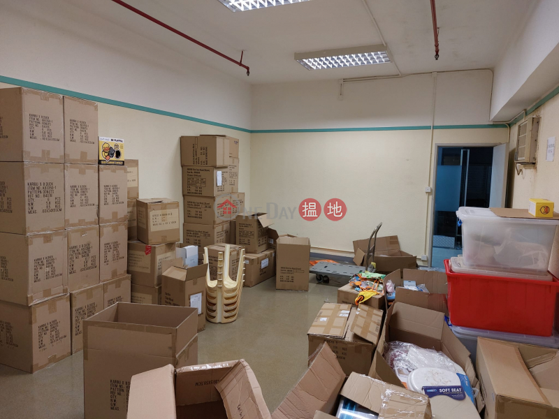 Kwai Chung Wah Fat Industrial Building Rarely has a large area of ​​half-warehouse for rent and use 10-14 Kung Yip Street | Kwai Tsing District, Hong Kong | Rental HK$ 60,000/ month