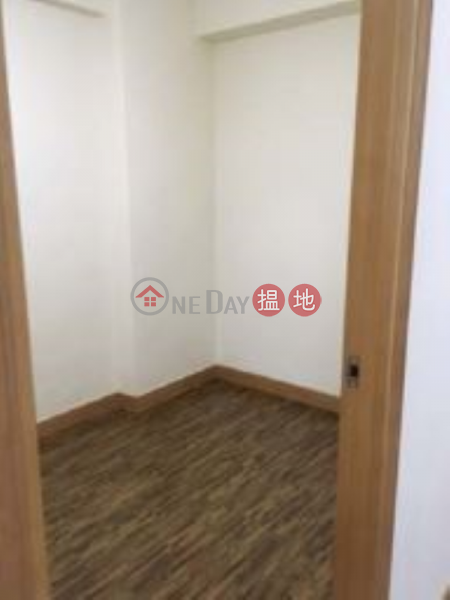 HK$ 20,000/ month Winner Building Block B, Central District 2 Bedroom Flat for Rent in Central