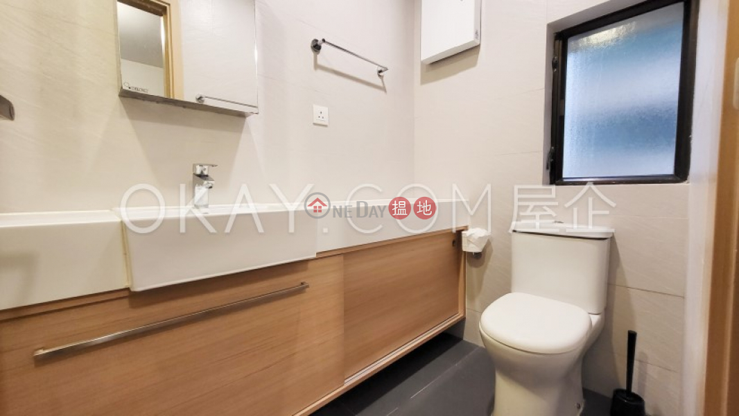 HK$ 28,000/ month 34 Robinson Road, Western District | Tasteful 2 bedroom in Mid-levels West | Rental