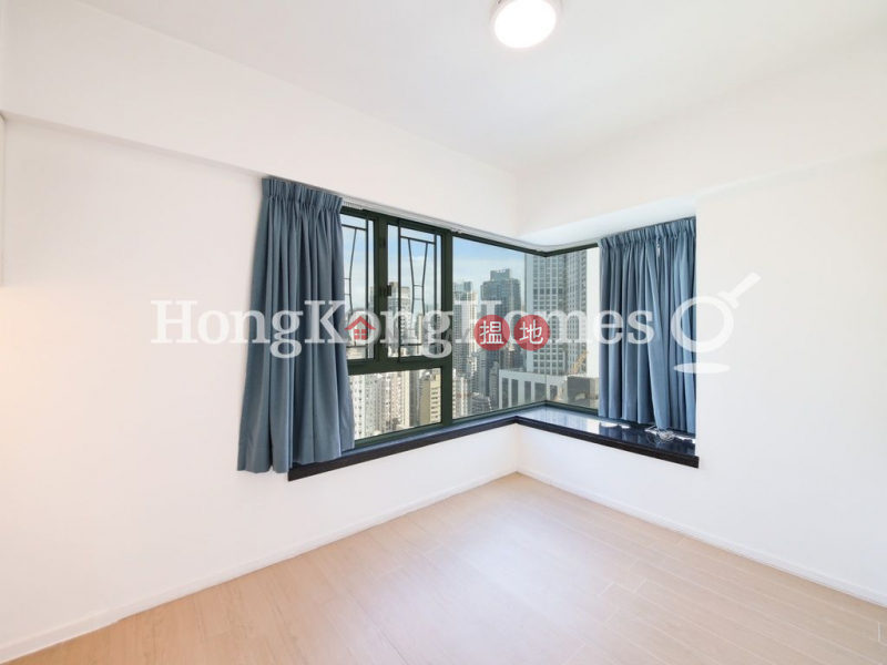 HK$ 16.5M | Royal Court | Wan Chai District 3 Bedroom Family Unit at Royal Court | For Sale